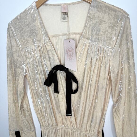 Free People We Are HAH Jump On It Velvet Jumpsuit In Almond Milk Size Large New - Picture 4 of 16